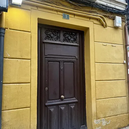 דירה Charming Loft In Old Town